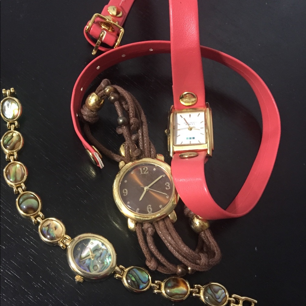 ⭐️⭐️Super Hot Watch Bundle - Picture 2 of 2
